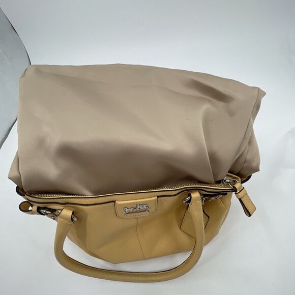 Coach Madison Kara Handbag Satchel Canary Yellow Leather M1220-22262 Dustbag - Picture 16 of 16